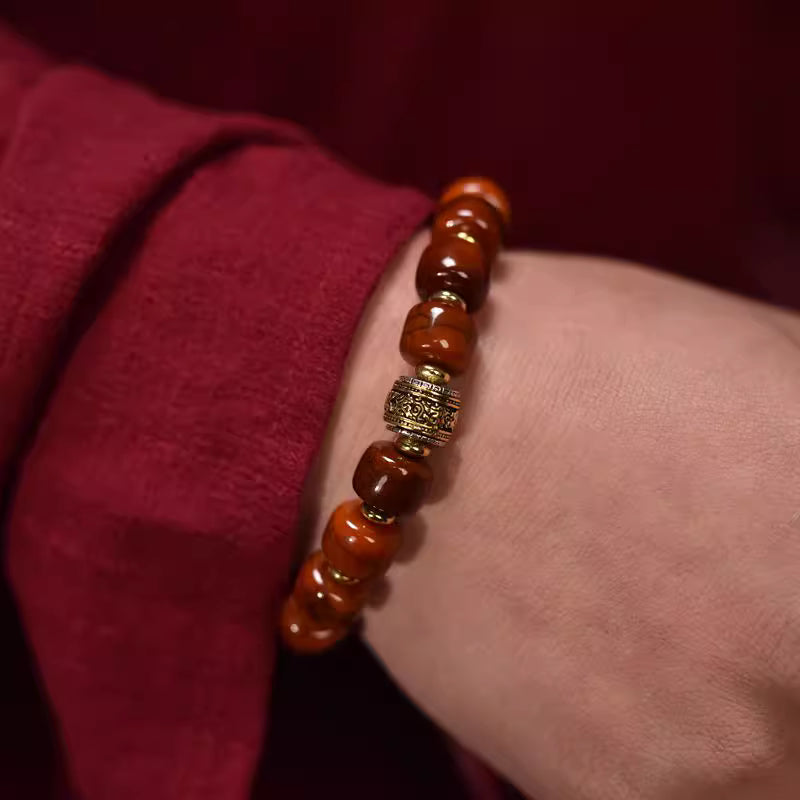 Crafted with ox bone and dzi beads, it features a minimalist design with retro texture, embodying protective wishes for the wearer.