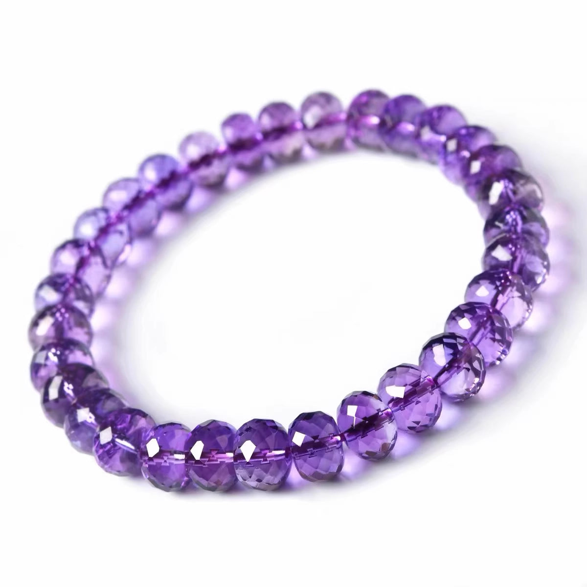 Natural Faceted Amethyst Bracelet: A Fashion Statement of Natural Beauty for All Occasions.