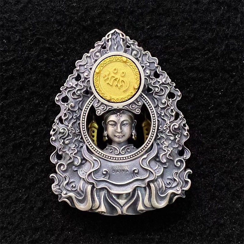 Zhajilamu is the wealth-protecting Dharma protector in Tibet. This pendant adopts a rotating design, combining silver carvings with gold elements, and carries the meanings of praying for blessings and protection.