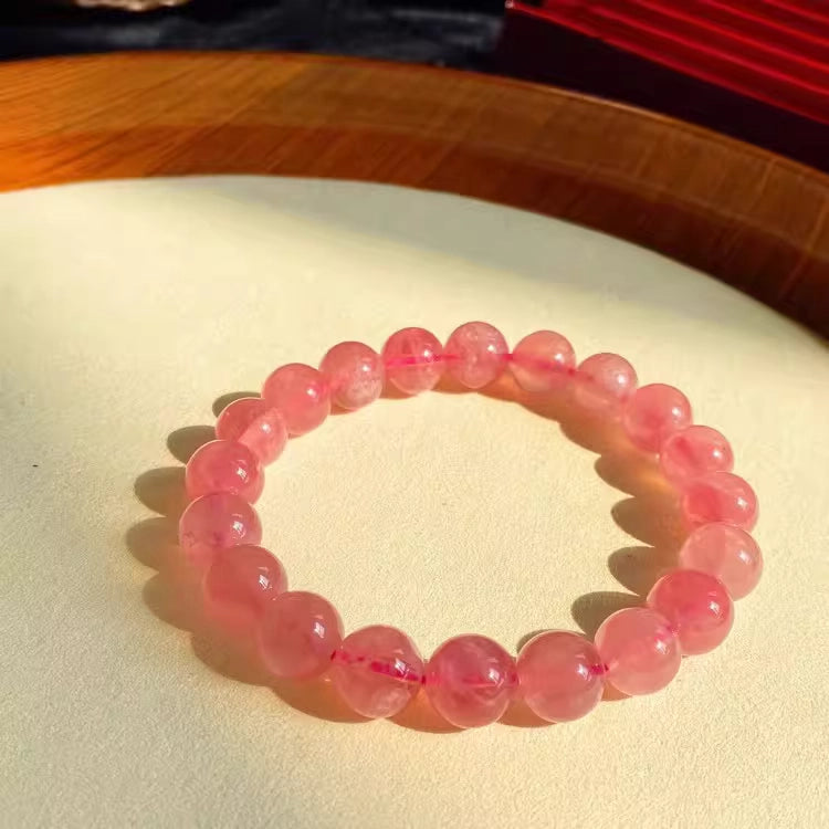 Embrace love and positive energy withthis naturalrose quartz bracelet- atimeless piece that adds a touch of gentleelegance to your everyday style