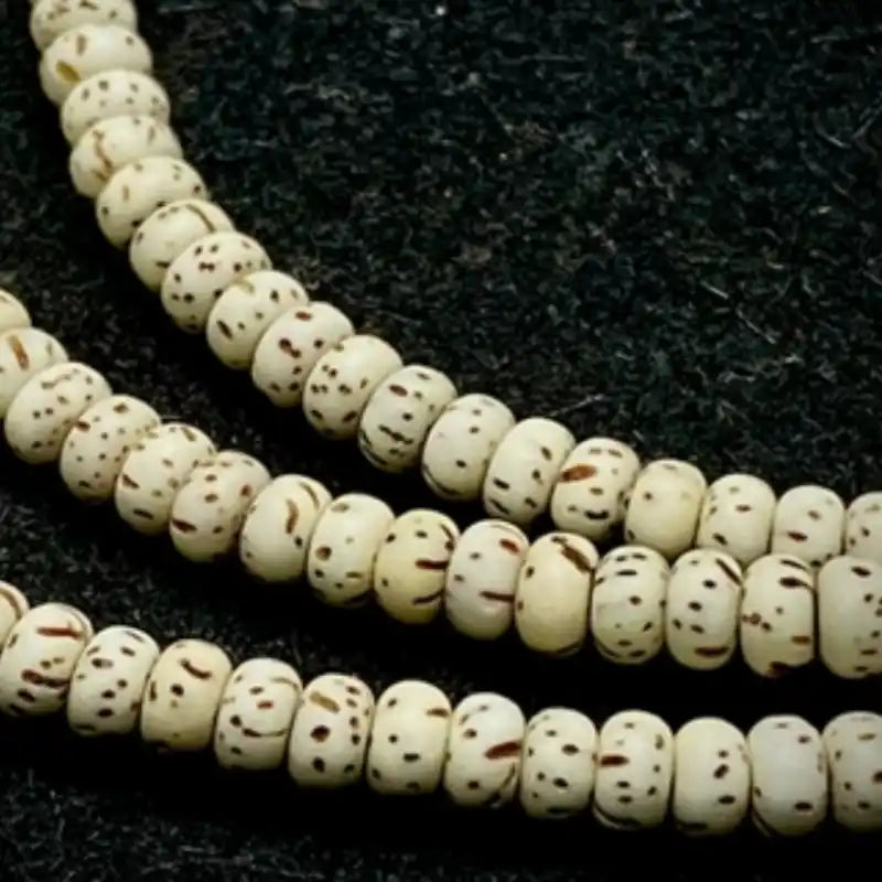 moon-star-bodhi-seed-beads-macro-detail